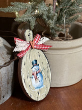 Load image into Gallery viewer, Snowman Wall Hanger

