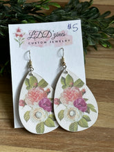 Load image into Gallery viewer, Vintage Rose Teardrops 2
