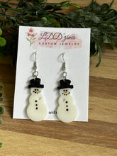 Load image into Gallery viewer, Vintage Rose Teardrops 2
