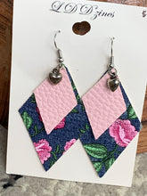 Load image into Gallery viewer, Summer Floral
