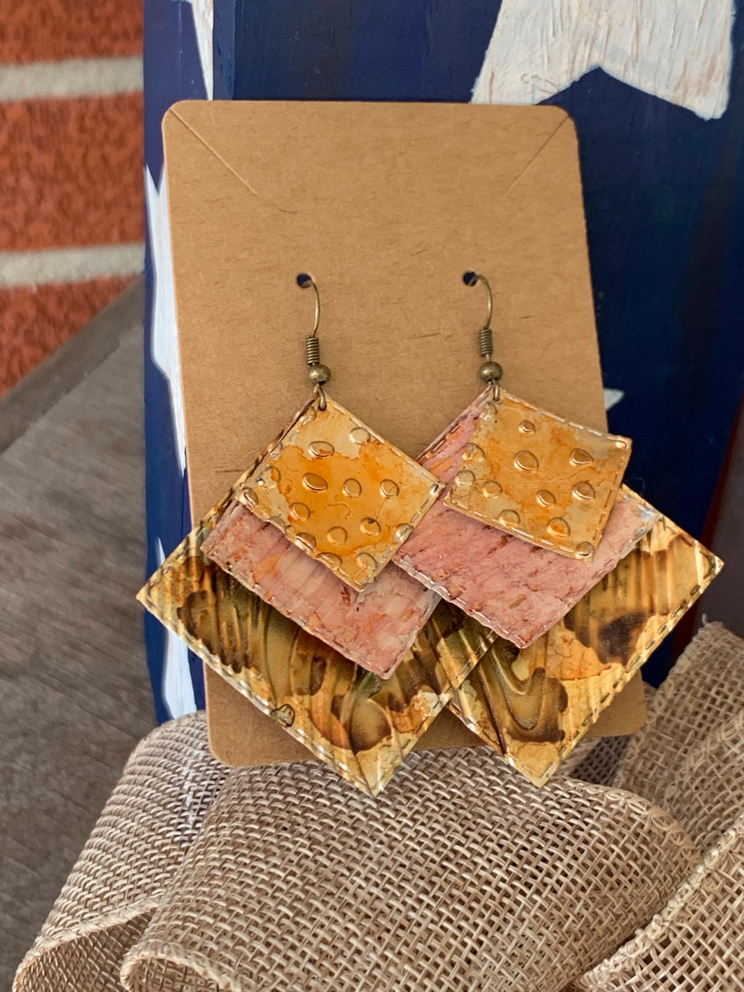 Triple Diamond - Brown